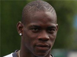 سوبر ماريو: ربما ألعب في الميلان .. وميسي الأفضل حالياً