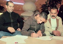 عبد الفتاح يوقع رسميا للكويت الكويتي