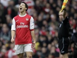 نصري يوافق على تمديد عقده مع آرسنال مقابل 42 مليون دولار