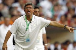 مدرب المتنخب الليبي يهرب من طرابلس بسبب الاضطرابات الى البرازيل