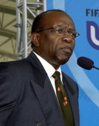 نائب رئيس الفيفا يستقيل بعد اتهامات بالفساد