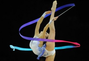 كانايفا بطلة مطلقة للعالم في الجمباز الإيقاعي