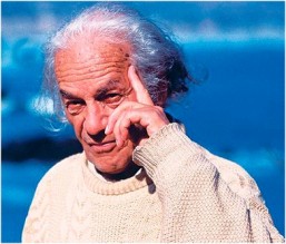 الشاعر التشيلي نيكانور بارا ينال جائزة سرفانتس للآداب