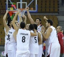 "الدورة العربية" : منتخبنا لكرة السلة يتأهل للدور الثاني