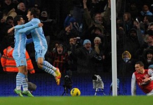 مانشستر سيتي يهزم أرسنال ويعود الى القمة
