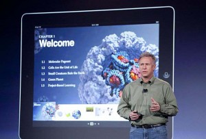 آبل تطلق ثوراتها بتقديم الكتب المدرسية على الـ(آي باد)