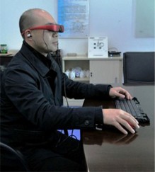 بالصور: ابتكار حاسوب محمول على شكل نظارة