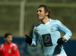 الزعيم ينتزع 3 نقاط من القادسية الكويتي ويتصدر المجموعة