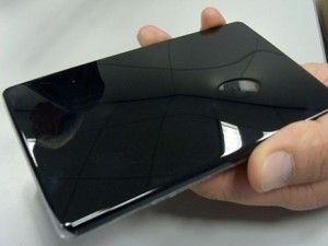 شركة يابانية تعلن عن طبقة لحماية الكمبيوتر المحمول