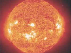 عاصفة شمسية جديدة ستغرق العالم في الظلام