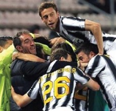 يوفنتوس يتوّج بطلاً لإيطاليا