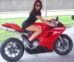 "دوكاتي" – الدراجة الأغلى في الشرق الاوسط بـ 77 الف دولار