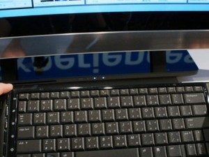 إنتل تكشف عن لوحة مفاتيح تٌشحن لاسلكياً