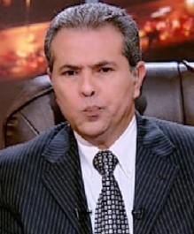 مصر: سيدات يهددن بالتظاهر عاريات لأجل عكاشة