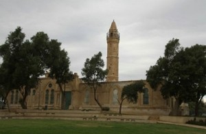 إسرائيل تصر على اقامة مهرجان للخمور في مسجد