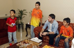 صورة| عائلة سعودية تدفع 2 مليون لاستضافة ميسي لمدة نصف ساعة