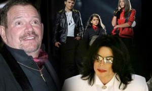 طبيب جاكسون يُلمح الى انه الأب الحقيقي لابن ملك البوب برنس