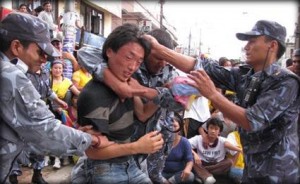 استهداف أصحاب الشعور الطويلة