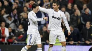 أوزيل: كلما قرأت القرآن .. غشت رونالدو حالة من السكينة