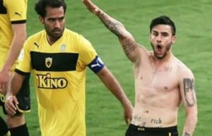 تحية نازية تحرم لاعب يوناني من كرة القدم مدى الحياة