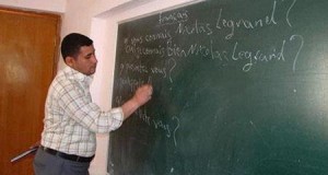 معلمو الاضافي يهددون بالتصعيد .. وعويس: مصيبة