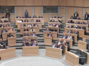 احزاب معارضة تطعن بنتائج الانتخابات النيابية