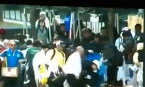 بالفيديو.. الأمريكان ينهبون الأكشاك بعد تفجيرات بوسطن