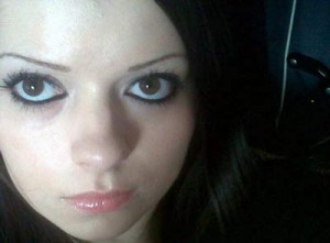 صور وفيديو..ام تقتل اطفالها الثلاثة وتنتحر