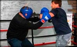 الرئيس الشيشانى يلقن وزير رياضته درساً بحلبة الملاكمة