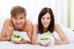 أطعمة تجنبوها قبل المعاشرة الحميمة