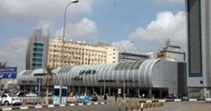 راكب أردني ينسى حقيبة تحوي مليون يورو بمطار القاهرة