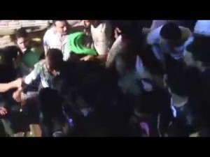 بالفيديو ... فتاه تتعرض للتحرش وسط ميدان التحرير