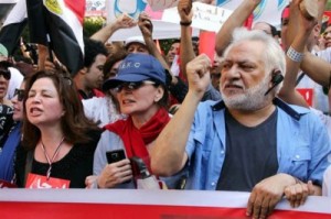 بالصور:نجوم مصر خلال مشاركتهم في تظاهرات يونيو