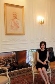 النسور ينهي احتكار قعوار لسفارتنا بباريس 12 عام