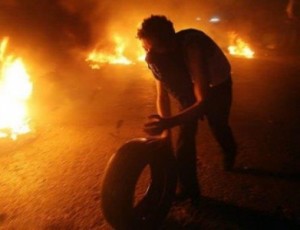 البارحة : تجدد الشغب وحرق منزلين ومعملي طوب ومنع سيارات الاسعاف من نقل المصابين