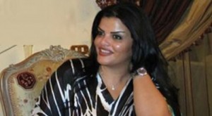 الحارسة الشخصية لـ"معمر القذافي" تروي قصص خيالية : القذافي لم يُقتل