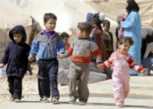 بعد فشلها بخنقه.. لاجئة سورية تقتل طفلها بابرة بنزين