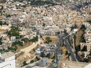 إﻏﻼق ﺷوارع وﻋﻧف ﻓﻲ اﻟﺳﻠط ﺑﻌد وﻓﺎة ﻣﺻﺎب ﺑﻣﺷﺎﺟرة