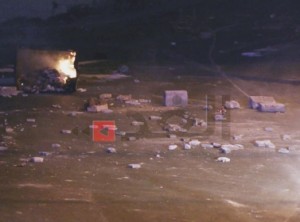 الزرقاء : ابناء الخلايلة بني حسن يغلقون الشارع للمطالبة باراض الواجهات العشائرية .. والدرك يتدخل