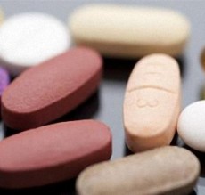 أشخاص يسوّقون عقاقير السرطان والعجز الجنسي في الأردن