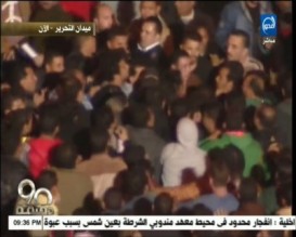 بالفيديو .. انقاذ سيدة من التحرش الجنسي وسط ميدان التحرير