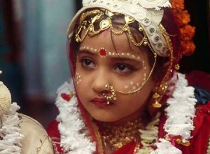 شاهد.. طفلة أثيوبية زوجة وأم وأرملة في العاشرة من عمرها