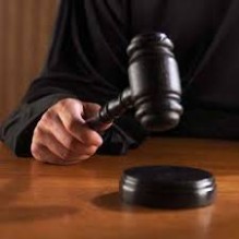 مقاهي شعبية تلوح بمقاضاة الحكومة بحال حظر