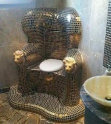 صور/ حمام ذهبي وحيوانات نادرة وسبائك بقصر الرئيس الأوكراني