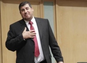 بحضور النواب ابناء الدائره الثانية يجبرون النائب السعود بالعدول عن استقالته