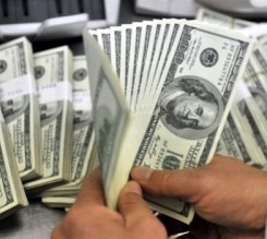 الحكومة تقترض 2.3 مليار منذ بداية العام