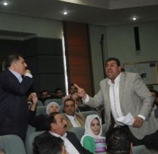 بالفيديو.. يحيى السعود لوزير: يلعن أبوه وأبو أبوه