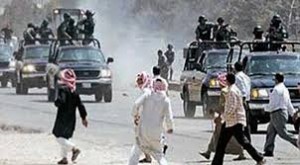 الدرك يفض مسيرة بعد اغلاقها للشارع بالاطارات المشتعلة في معان