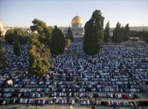 المسلمين يستقبلون اليوم الإثنين أول أيام عيد الفطر بإستثناء دولتين عربيتين.. تعرف عليهما