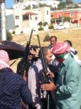 أبناء عشيرة "العبادي" الذين حملوا السلاح في مسيرة نصرةً غزّه يسلّمون أنفسهم بعد أن تم طلبهم